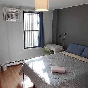 Homestay Quiet Double In Williamsburg Ground Floor Near Subway, New York