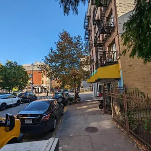 Homestay Cozy At Great Townhouse In Williamsburg, New York